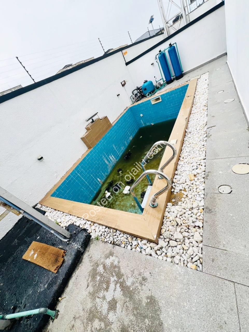 Exquisite 6-Bedroom Duplex with Pool & Elevator in Ikota