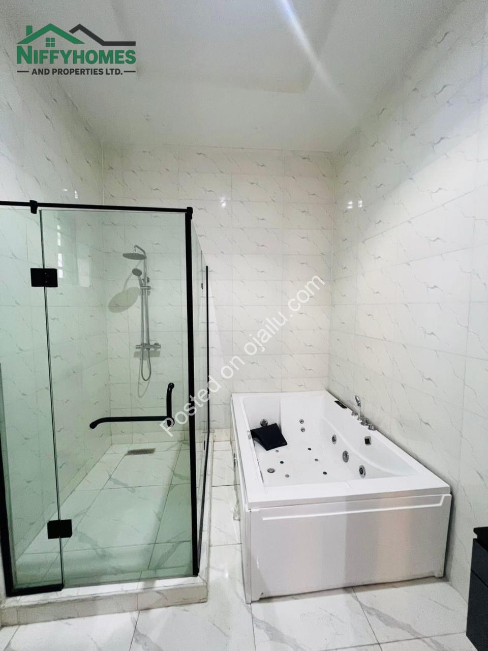 Exquisite 6-Bedroom Duplex with Pool & Elevator in Ikota