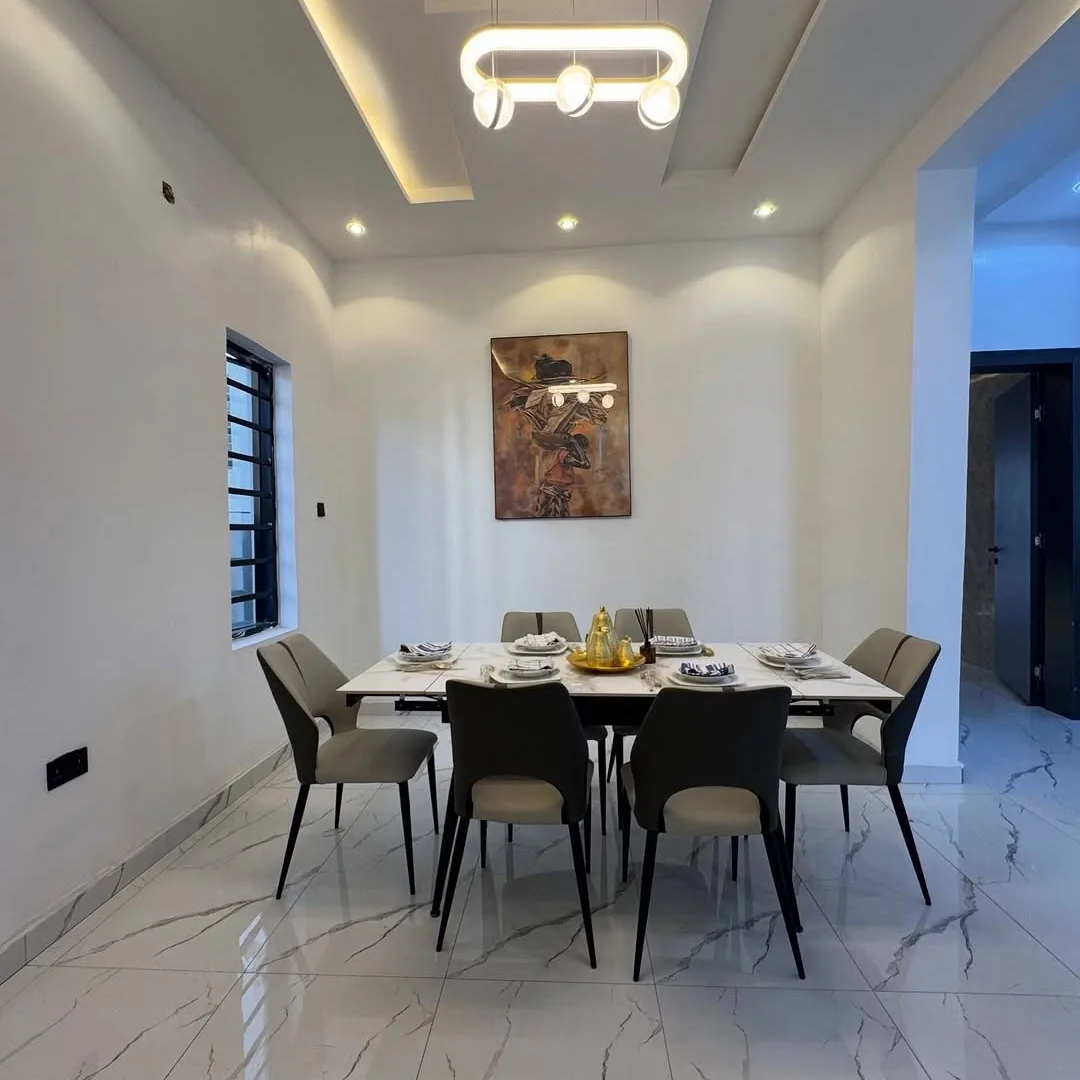 Luxury 5-Bed Duplex with Pool & Jacuzzi