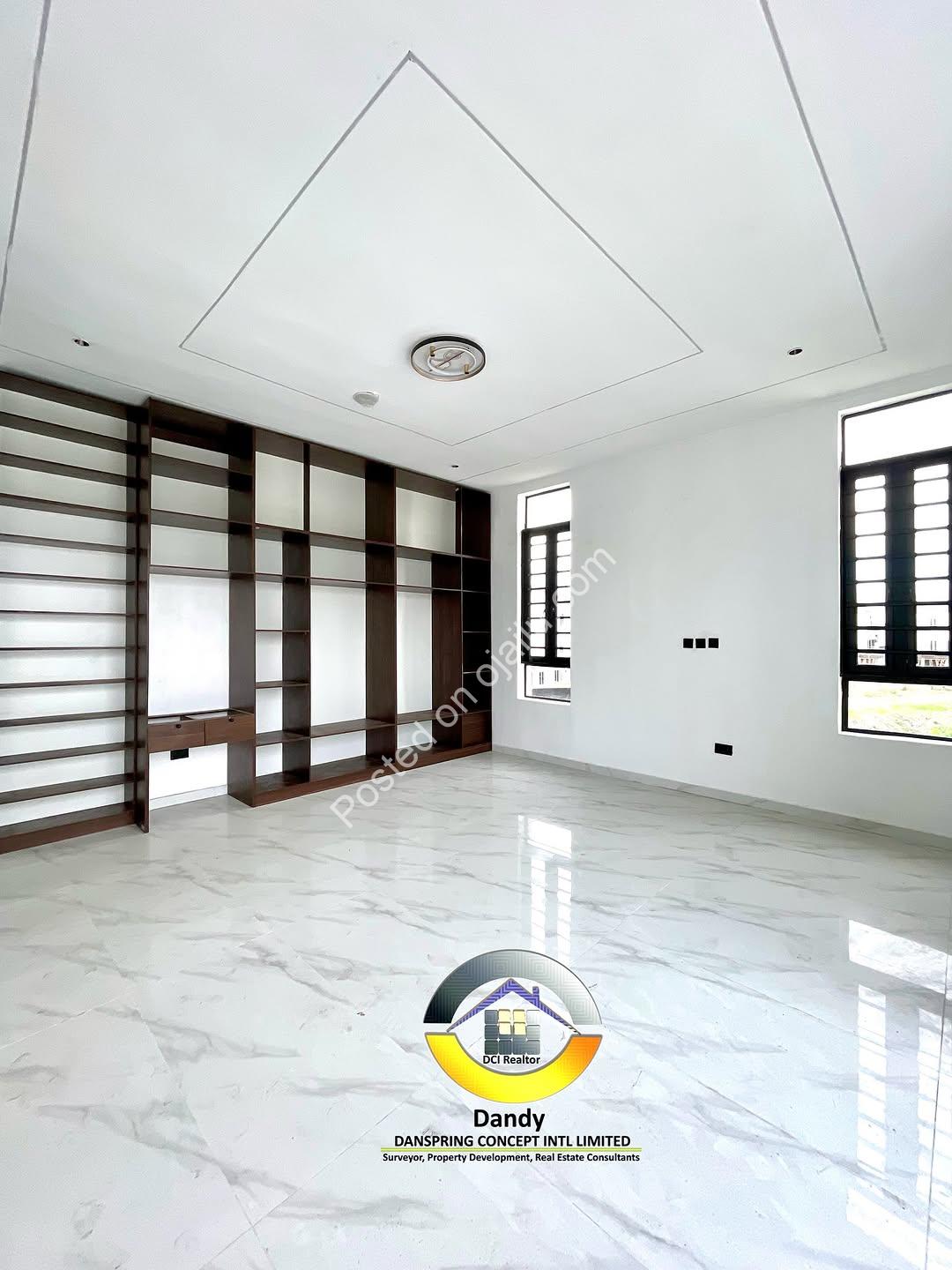 Lekki’s New 5-Bedroom Oasis with Pool & Luxury Finishes