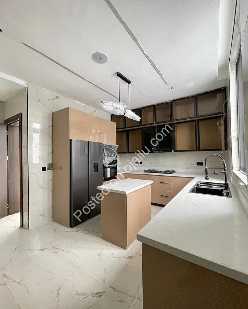 Lekki Phase 1: Your 5-Bedroom Serene Family Sanctuary