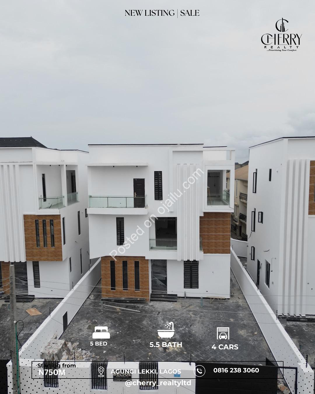 Opulent 5-Bed Duplex with Resort-Style Pool