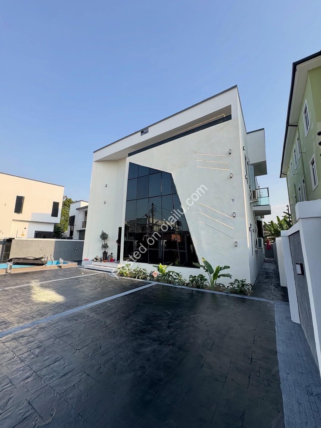 Elegant 5-Bed Duplex with Resort-Style Pool & Smart Features