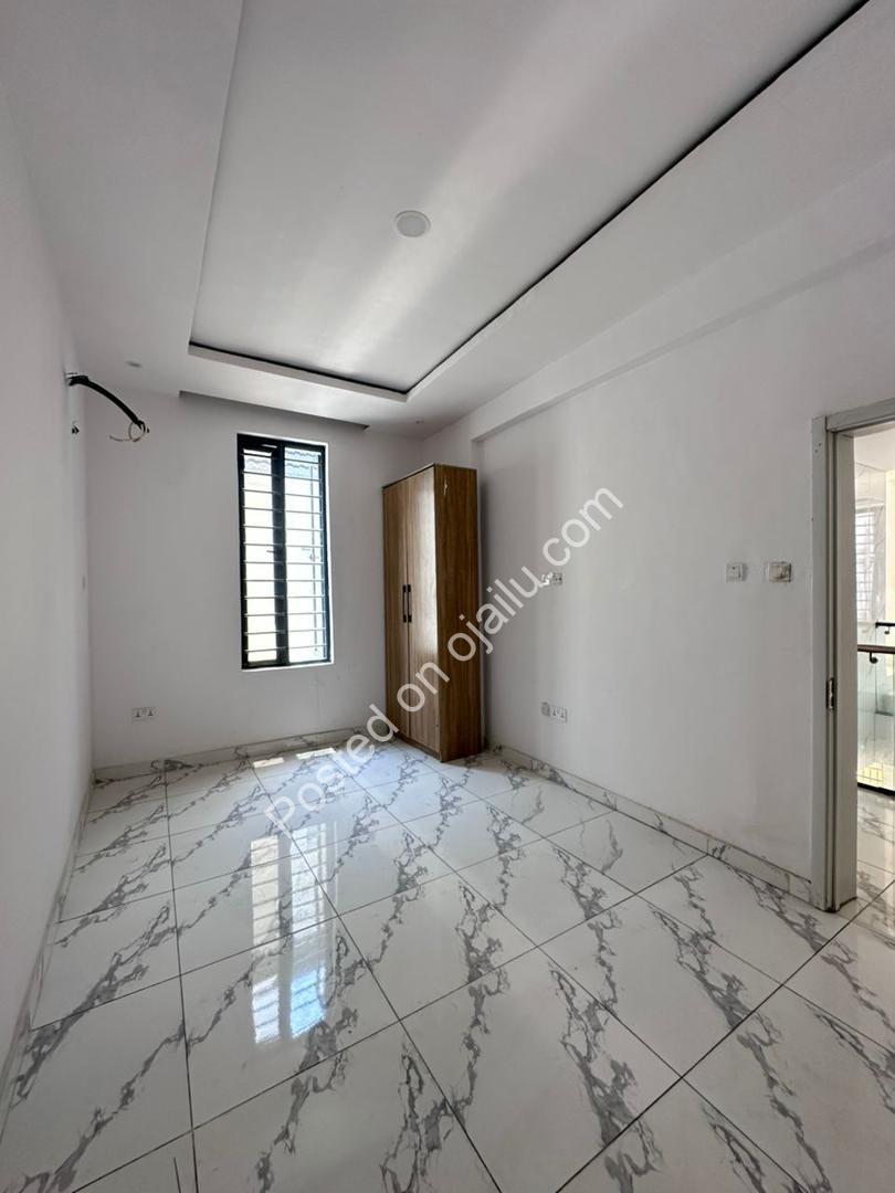 Coastal Road Gem: 3 Luxe 4-Bed Semis in Lekki