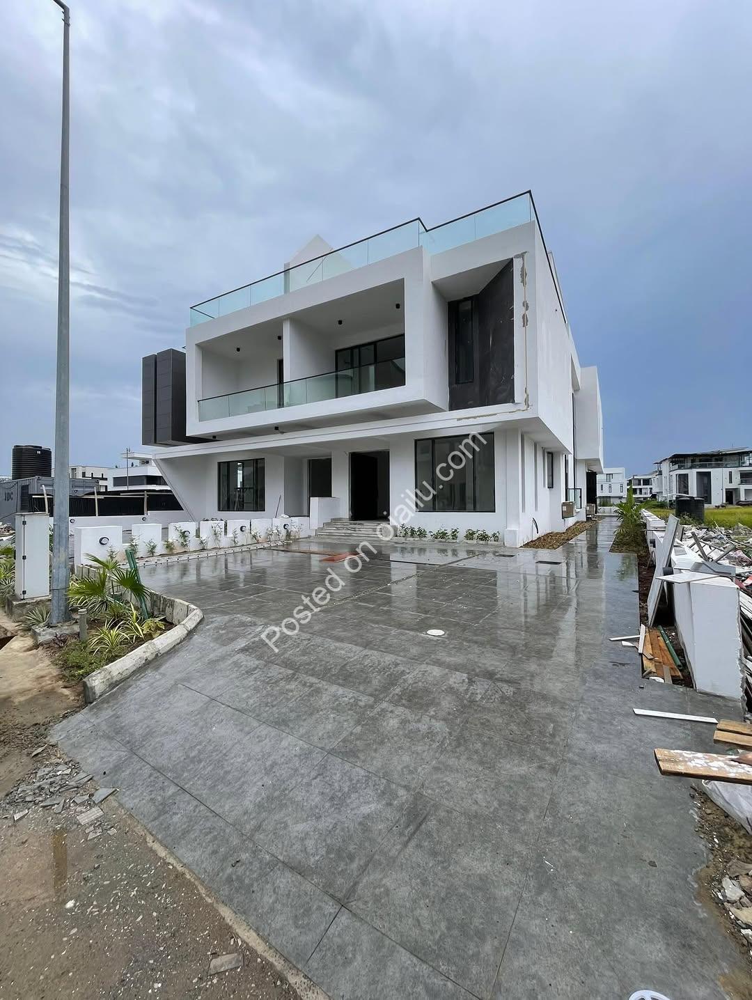 5-Bed Semi-Detached Duplex with Cinema, Gym & Pool in Ikate Lekki