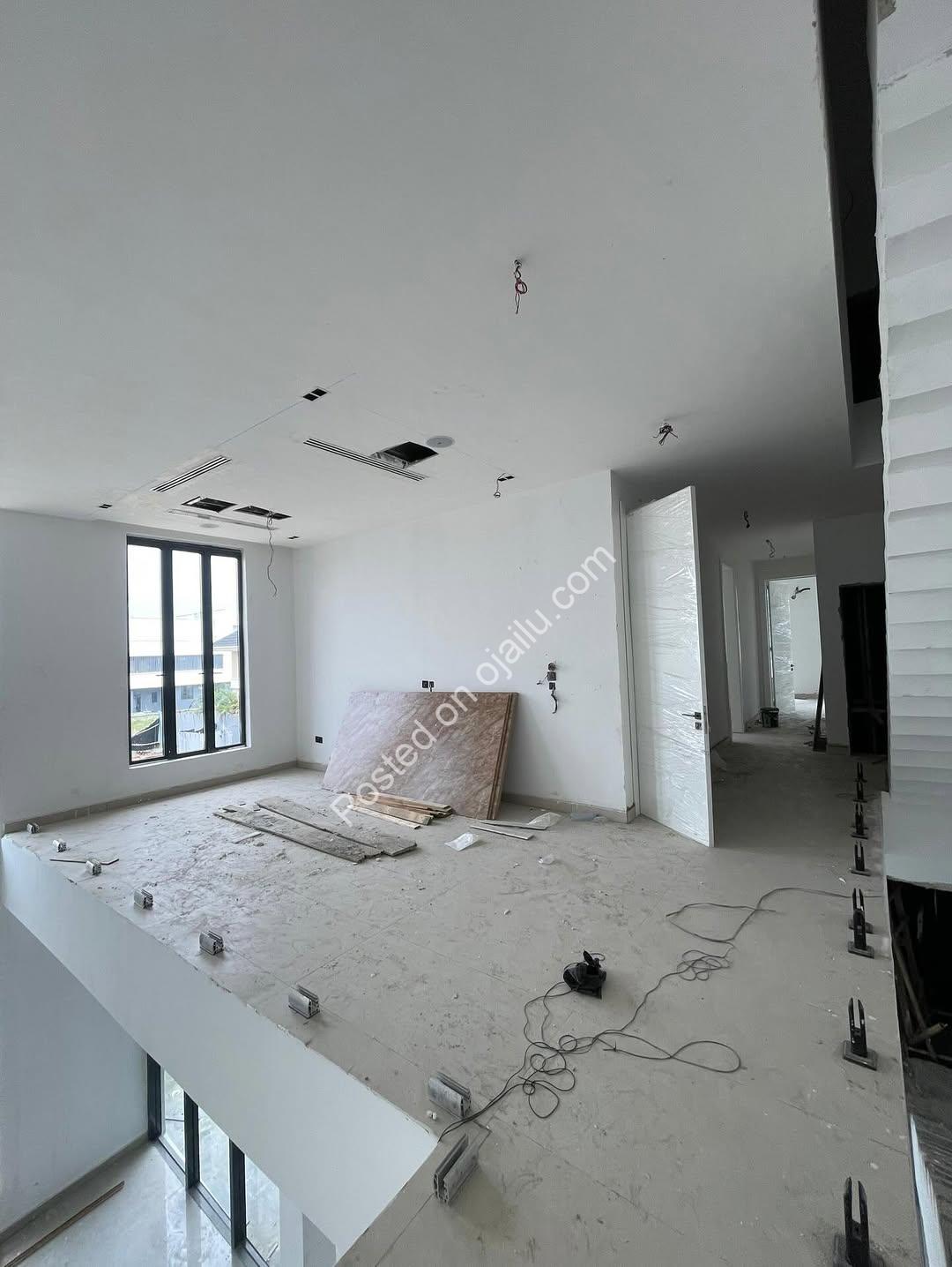 5-Bed Semi-Detached Duplex with Cinema, Gym & Pool in Ikate Lekki