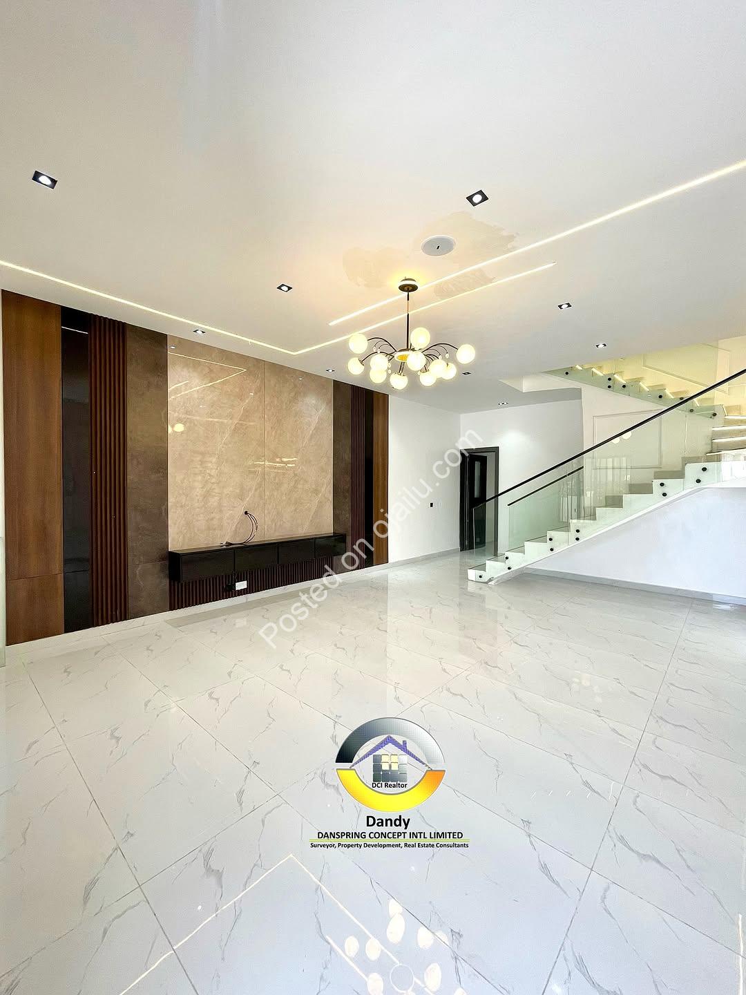 Lekki’s Grand 5-Bedroom Oasis with BQ