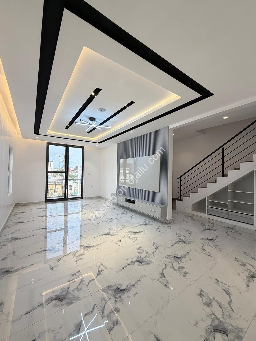 Elegant 5-Bedroom Duplex with Cinema & Pool in Lekki