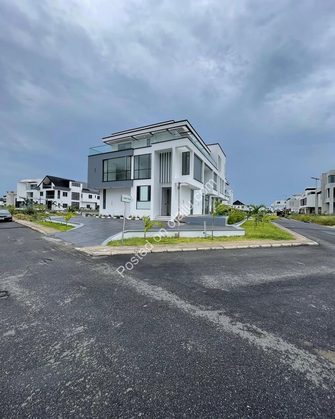 Luxury 5-Bed Duplex with Cinema & Pool in Ikate