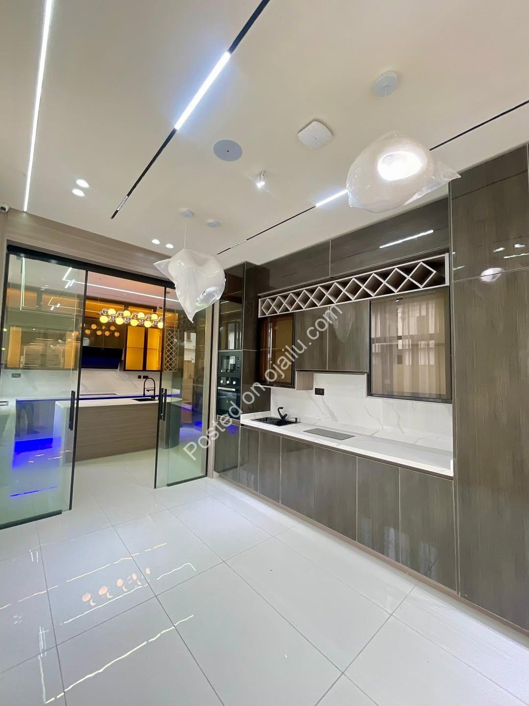 Orchid’s Finest: 5-Bedroom Estate with Pool & BQ