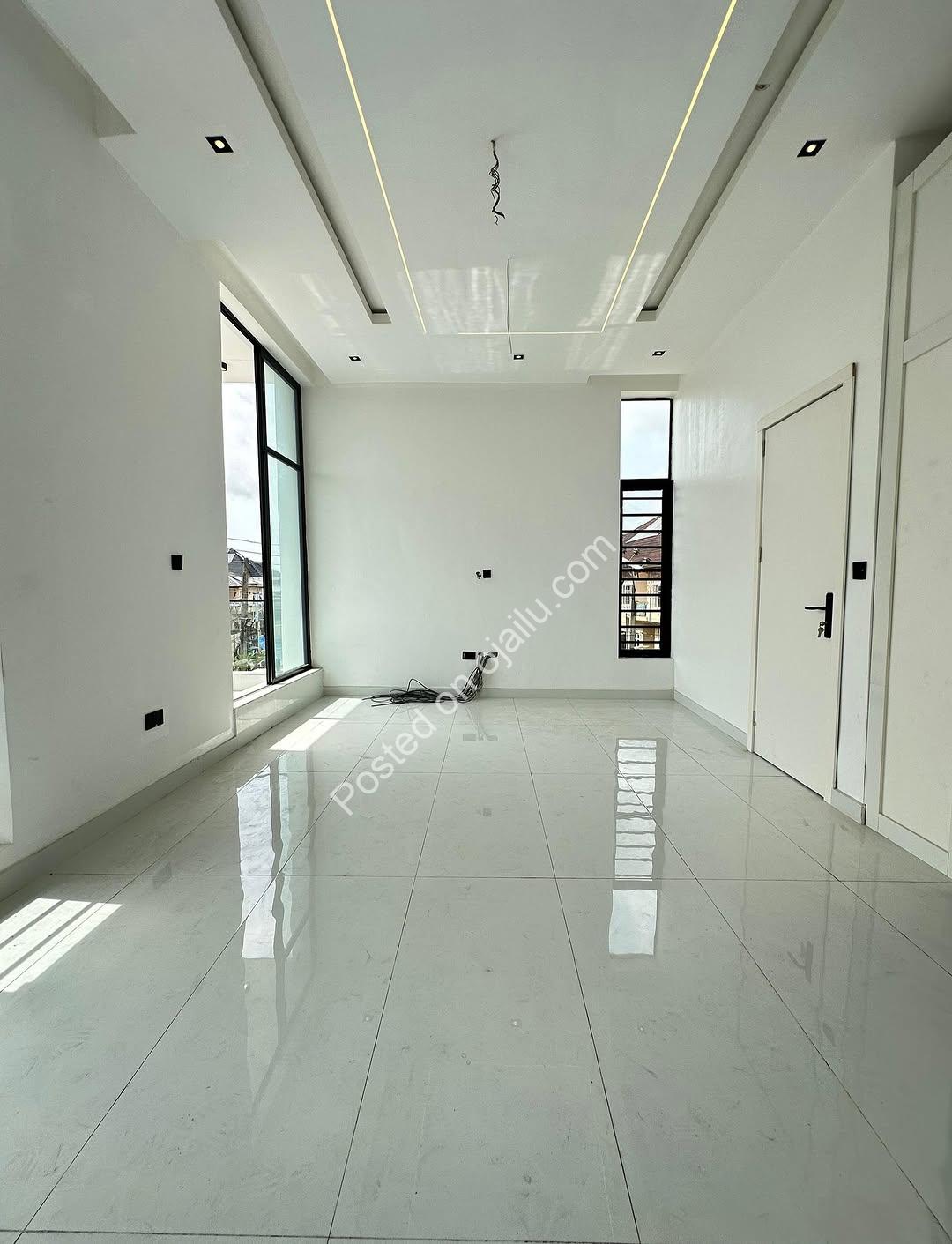 Modern 4-Bed Duplex: Secure, Automated Lekki Living
