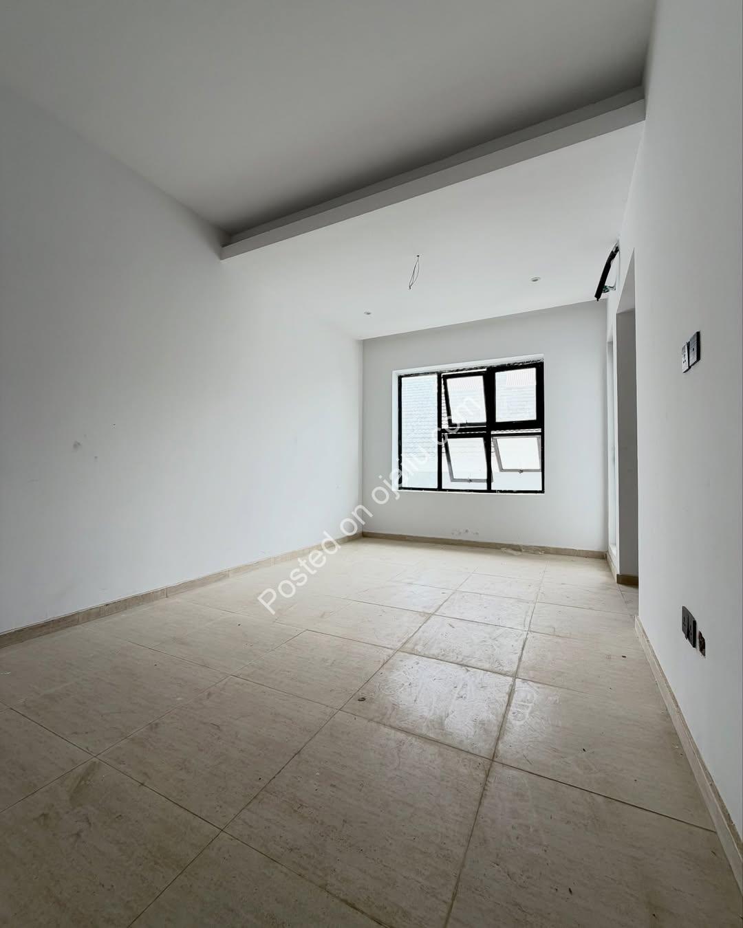 Elevator Maisonette: En-Suite Luxury in Lekki