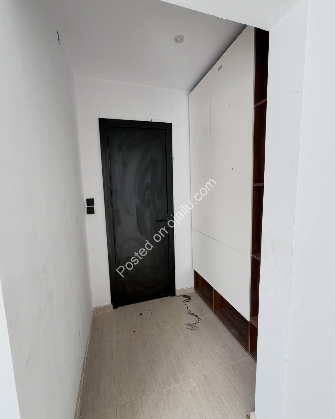 Elevator Maisonette: En-Suite Luxury in Lekki