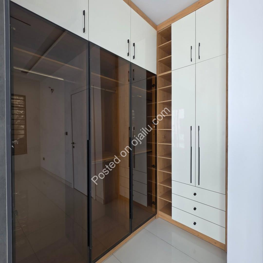 Smart 4-Bed Lekki Haven: Ensuite Luxury & BQ