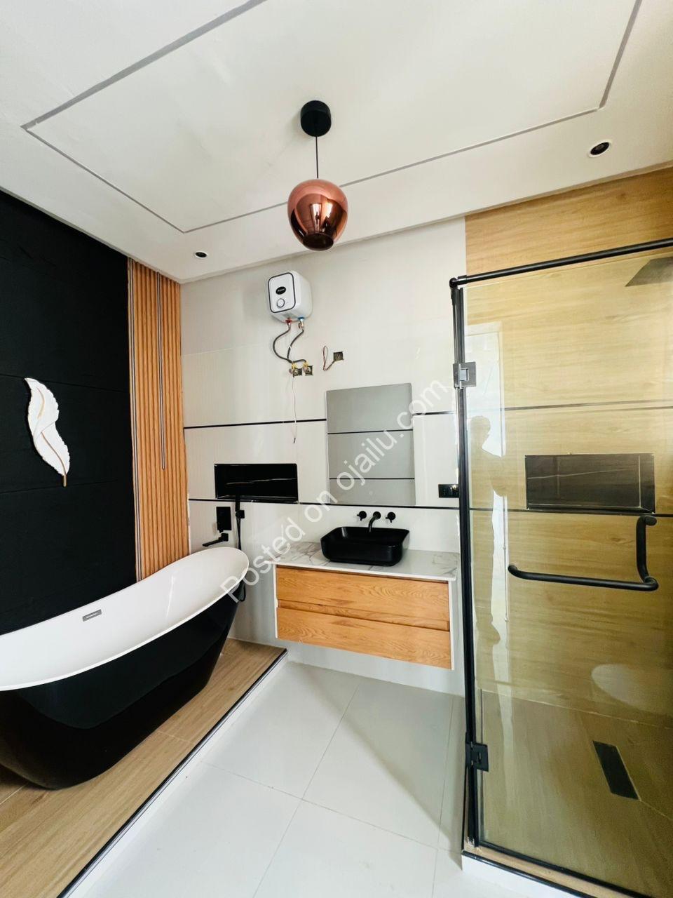 Lagos Luxury: 5-Bed Duplex with Cinema & Pool