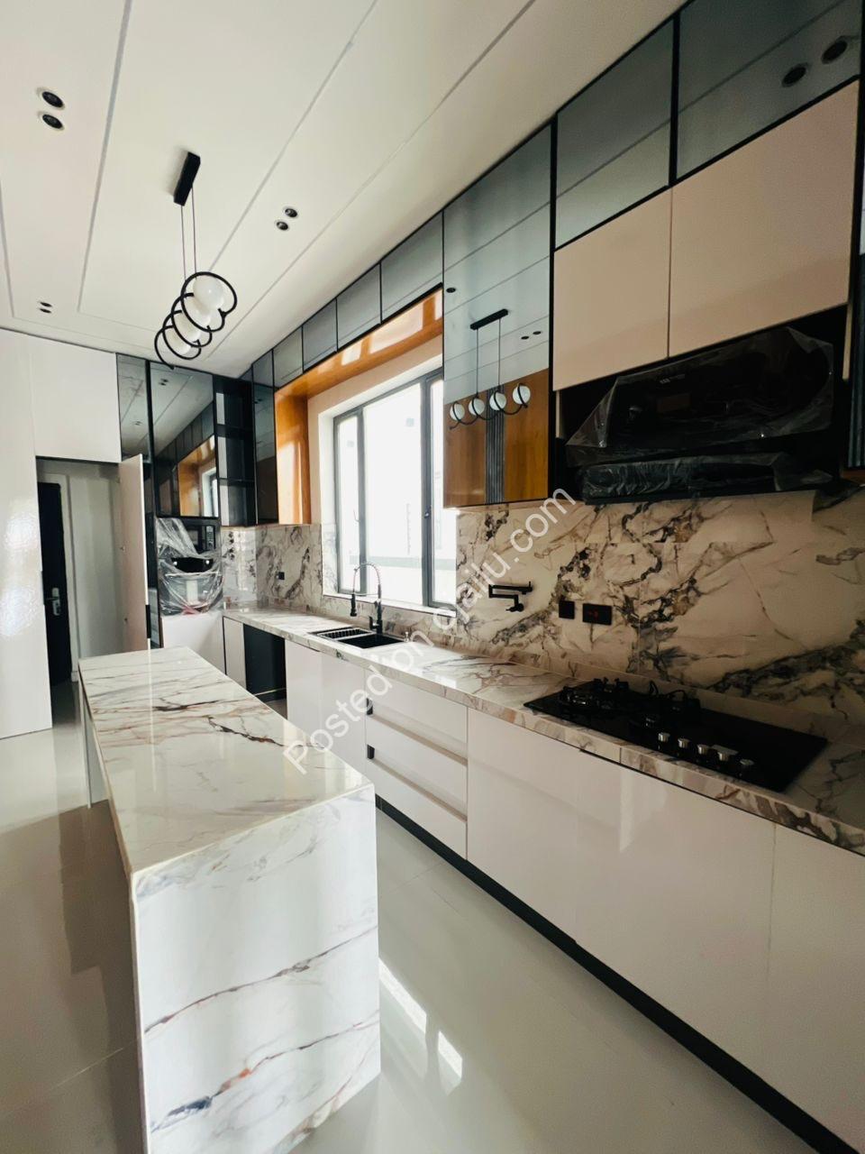 Lagos Luxury: 5-Bed Duplex with Cinema & Pool