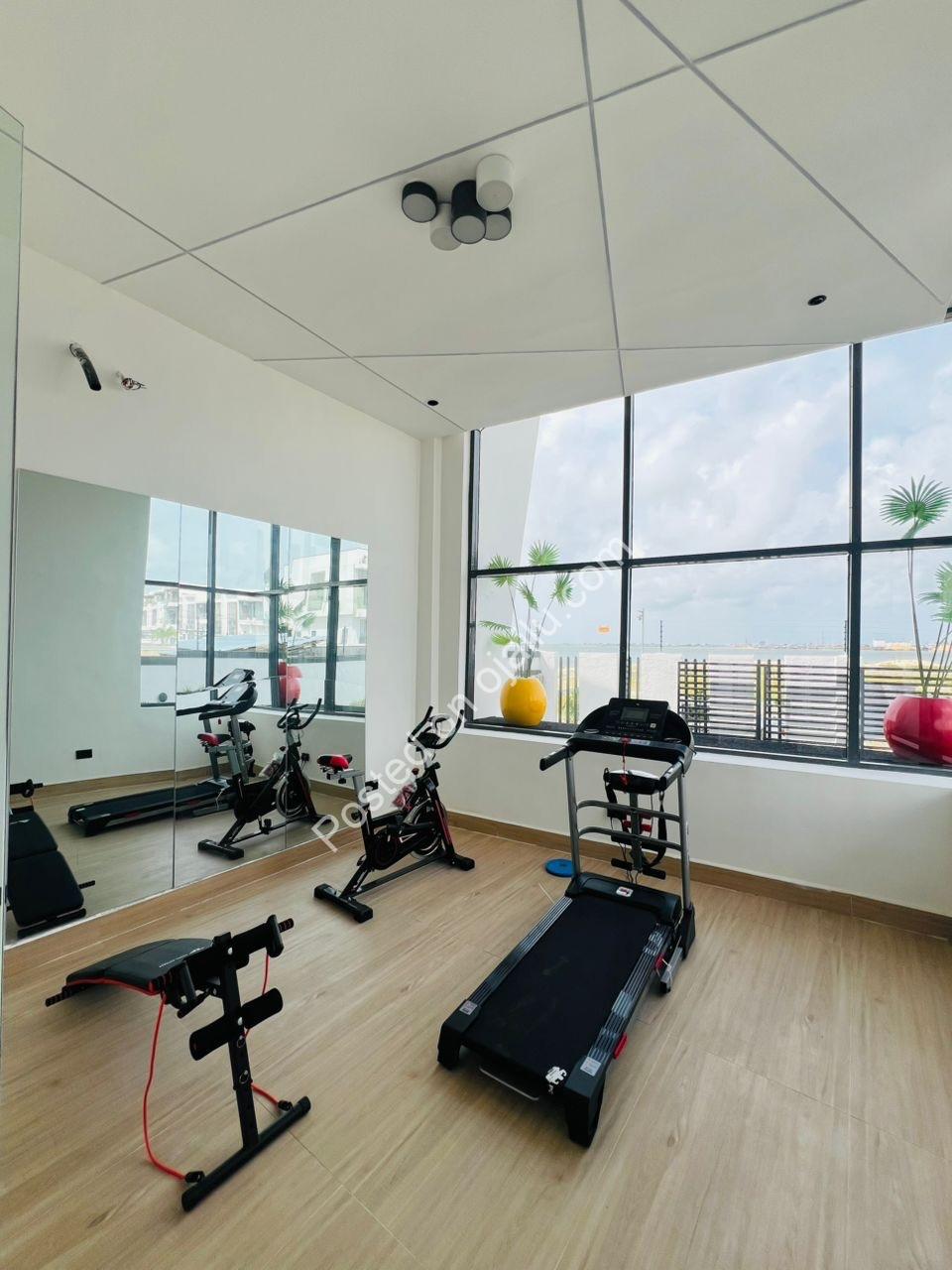 Lagos Luxury: 5-Bed Duplex with Cinema & Pool