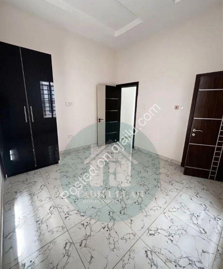 Spacious 5-Bedroom Duplex in Secure Ikota Estate