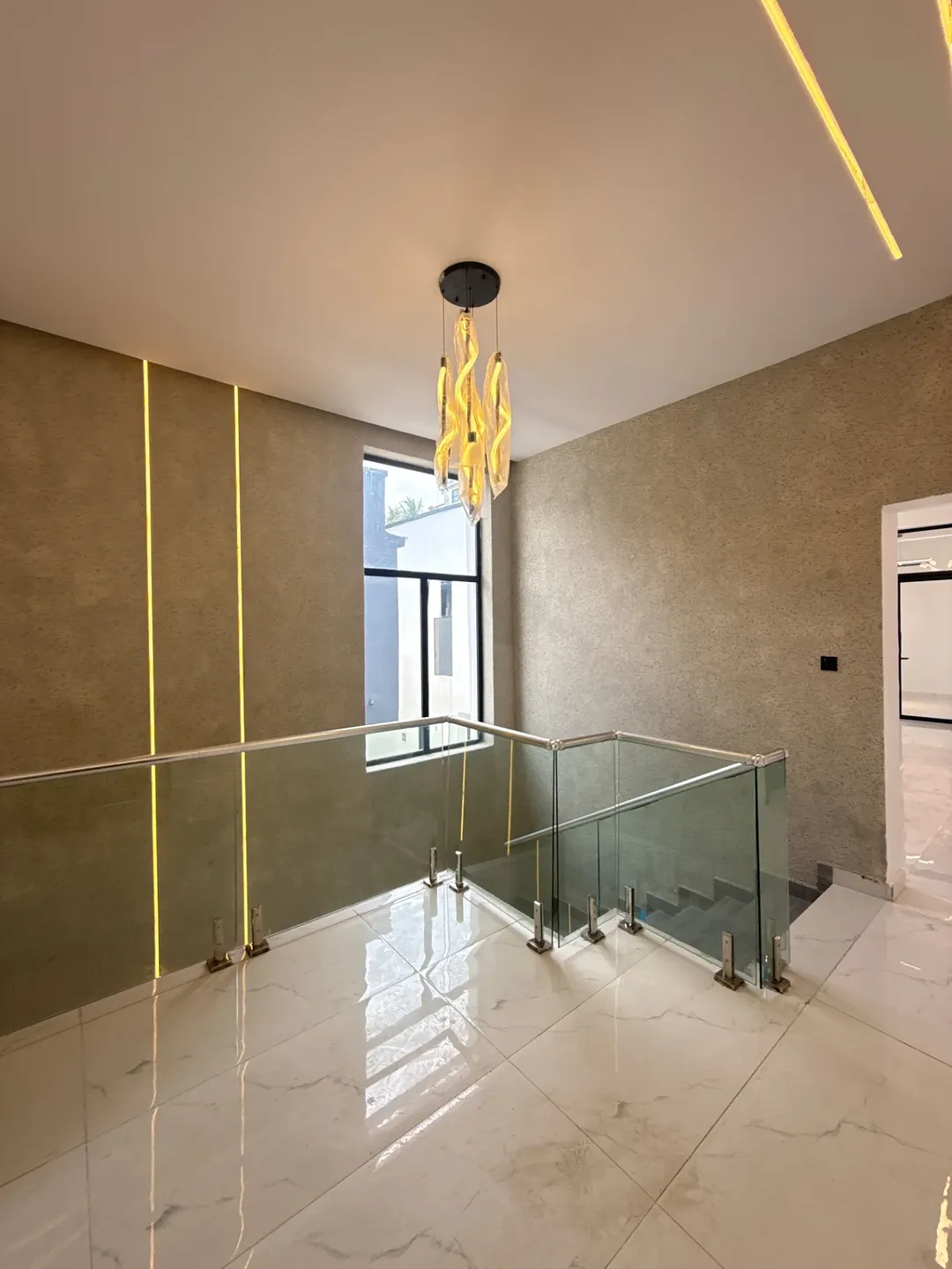 Lagos Luxury: 5-Bed Poolside Estate in Chevron