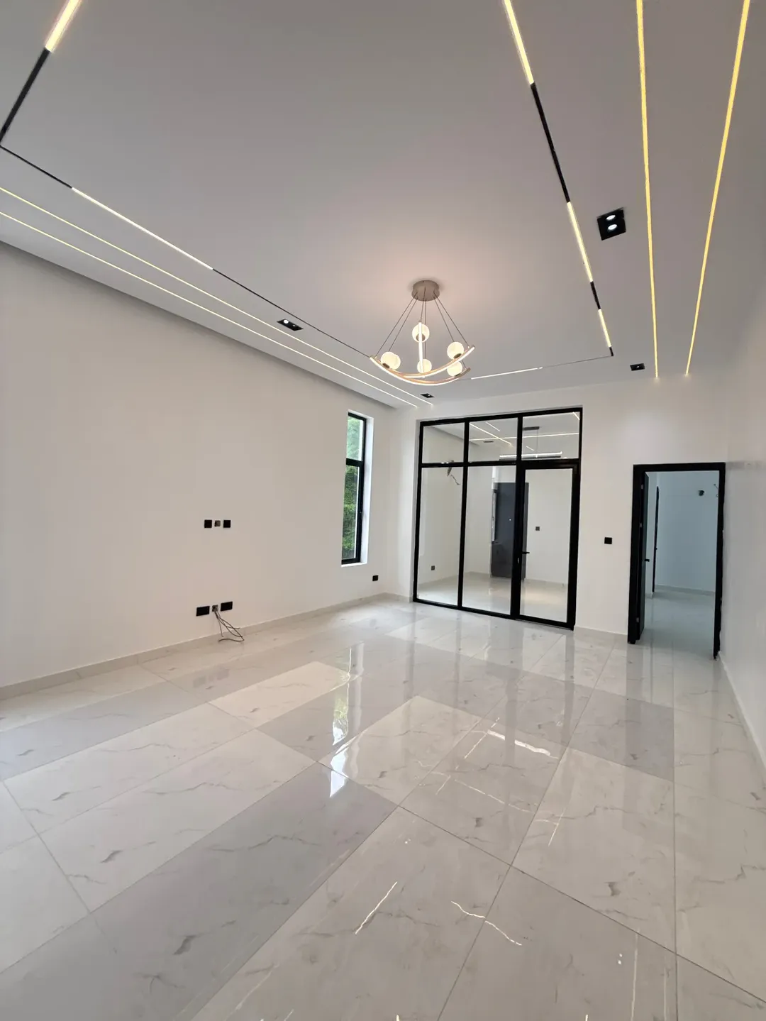 Lagos Luxury: 5-Bed Poolside Estate in Chevron