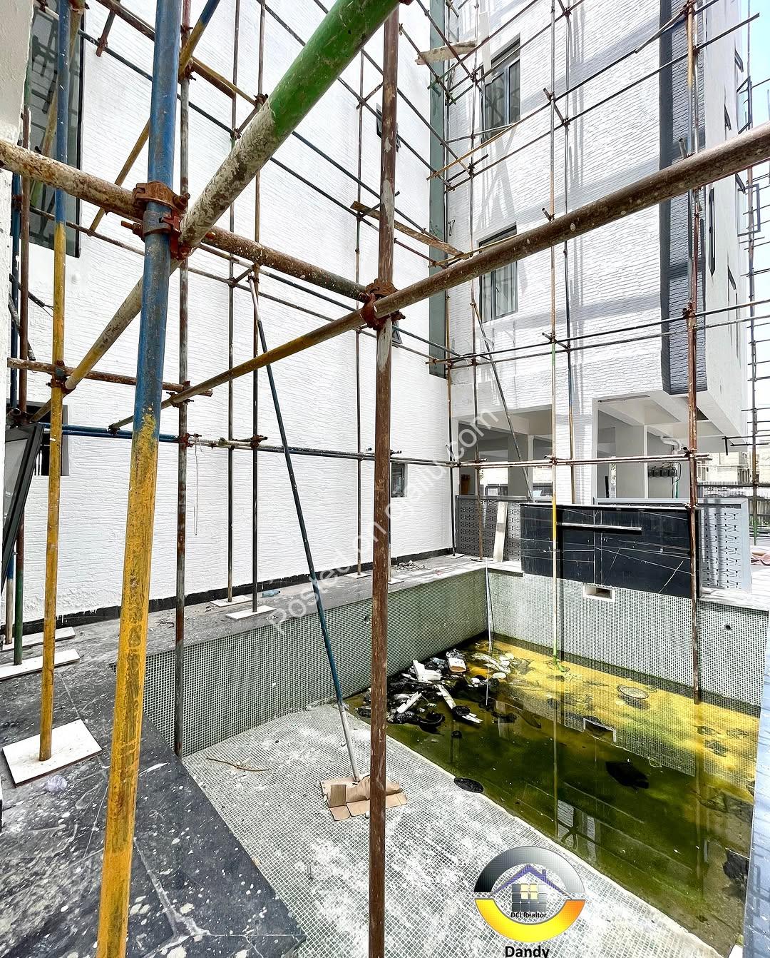 Lekki’s Finest: 2-Bedroom Haven with Pool & Gym