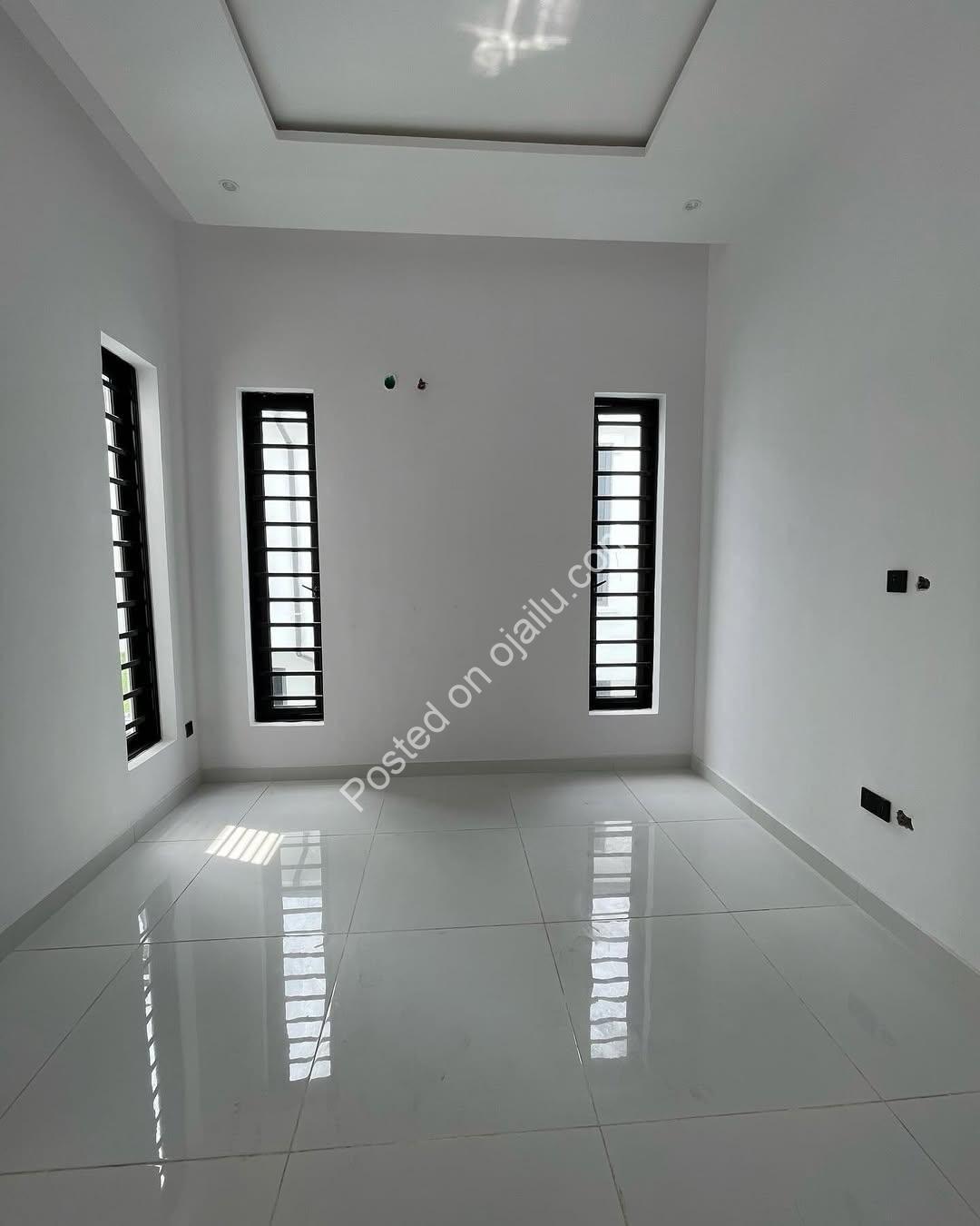 Elegant 5-Bedroom Haven with Pool & BQ