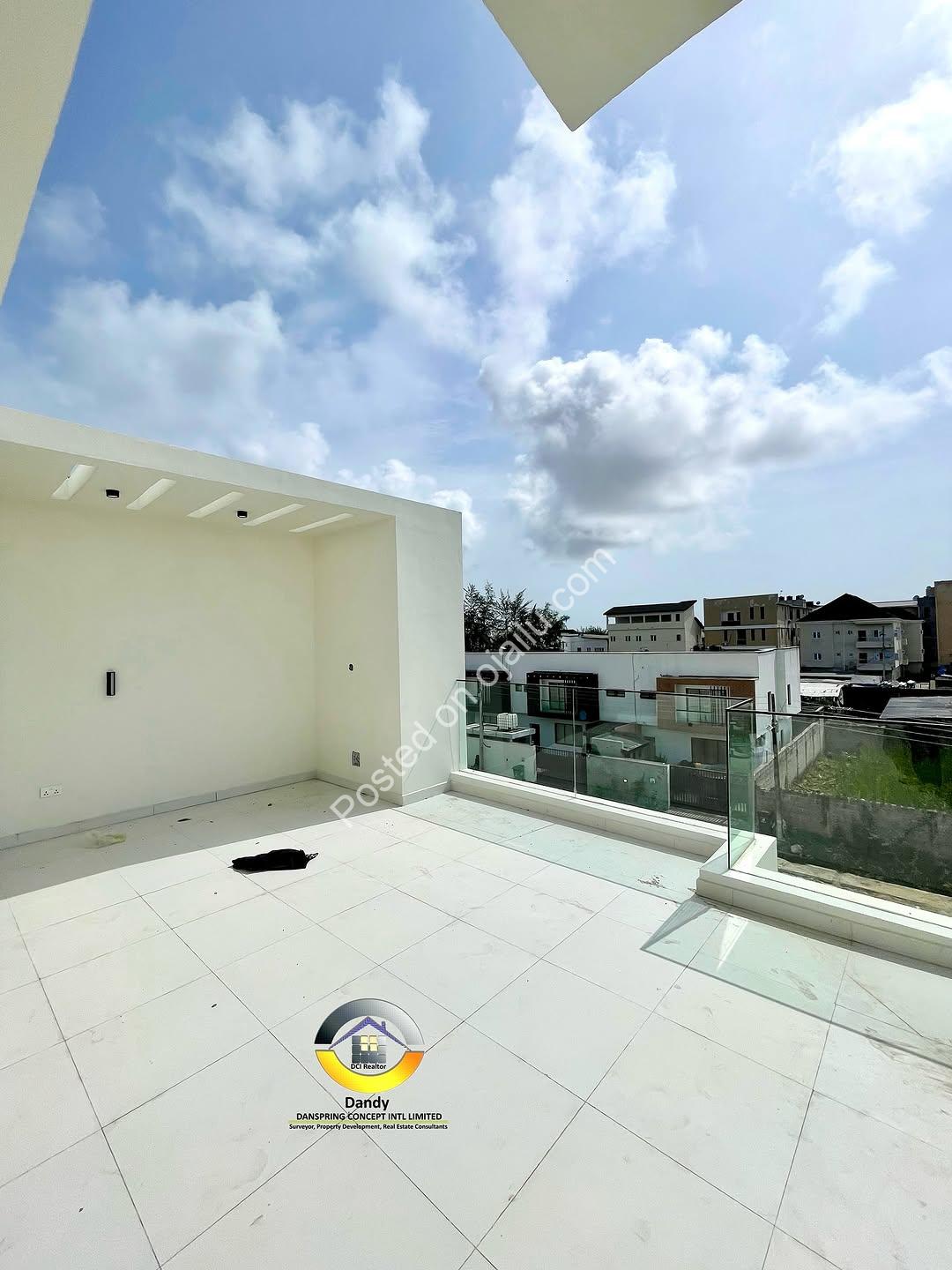 Lekki’s Ultimate 4-Bedroom Haven with Rooftop Oasis