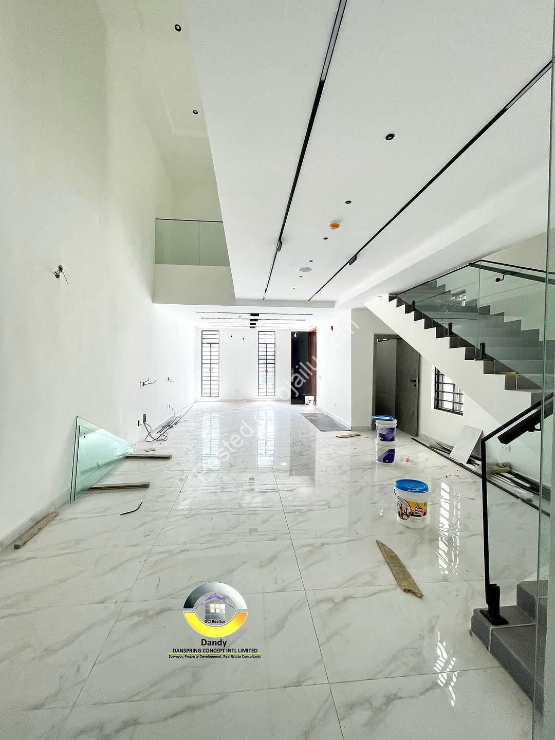 Lekki’s Ultimate 4-Bedroom Haven with Rooftop Oasis