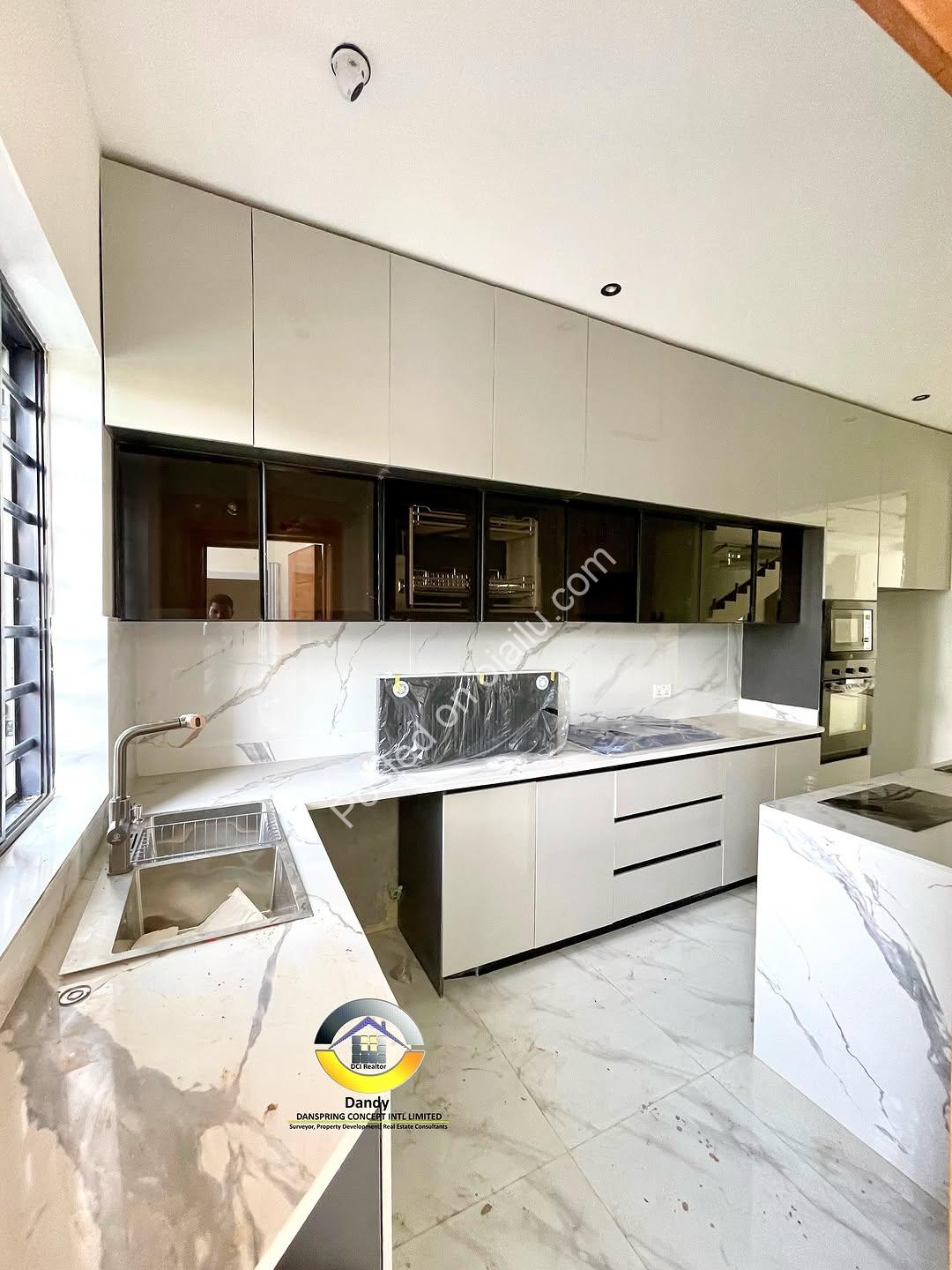 Lekki’s Ultimate 4-Bedroom Haven with Rooftop Oasis