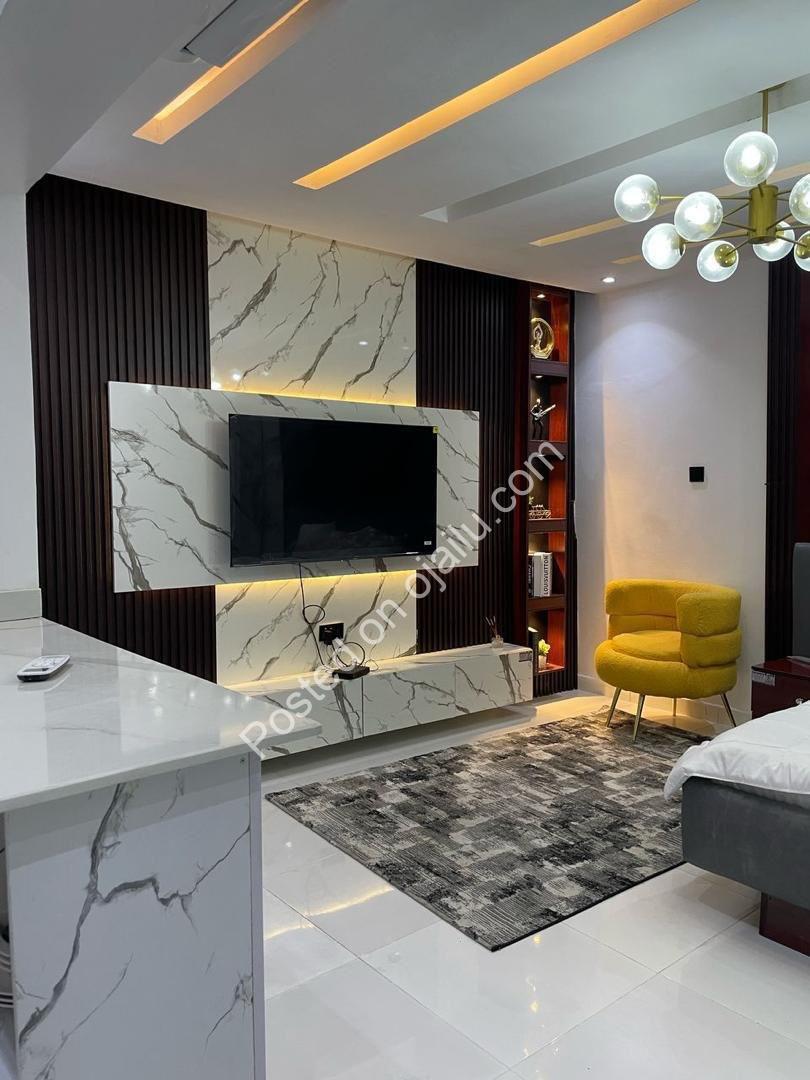 Lekki’s Prime Mini Studio: Fully Furnished & Ready for Shortlet Profits