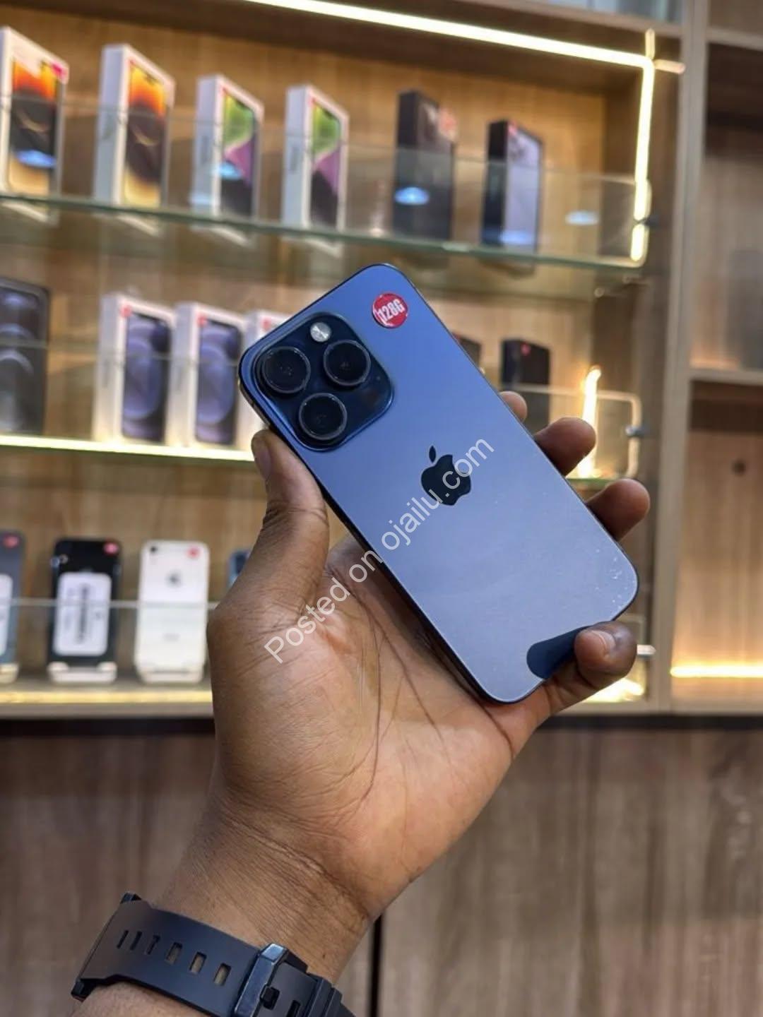 iPhone 15 Pro: Titanium Power, 87% Battery, Original Parts