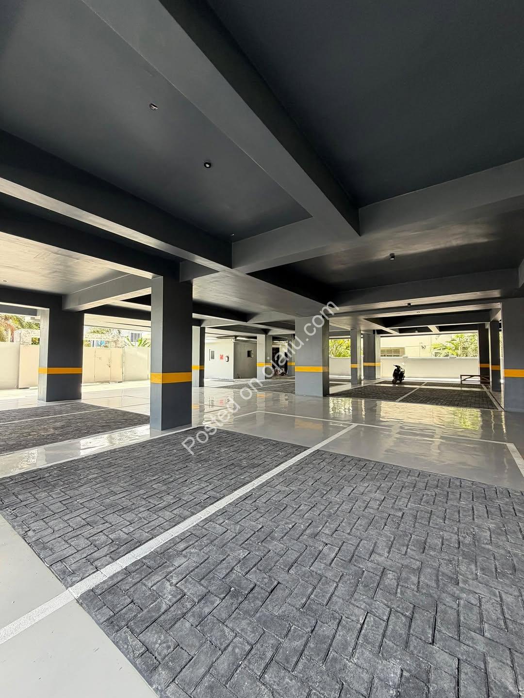 Lekki’s Elite Penthouse: Pool, Gym & Skyline Views