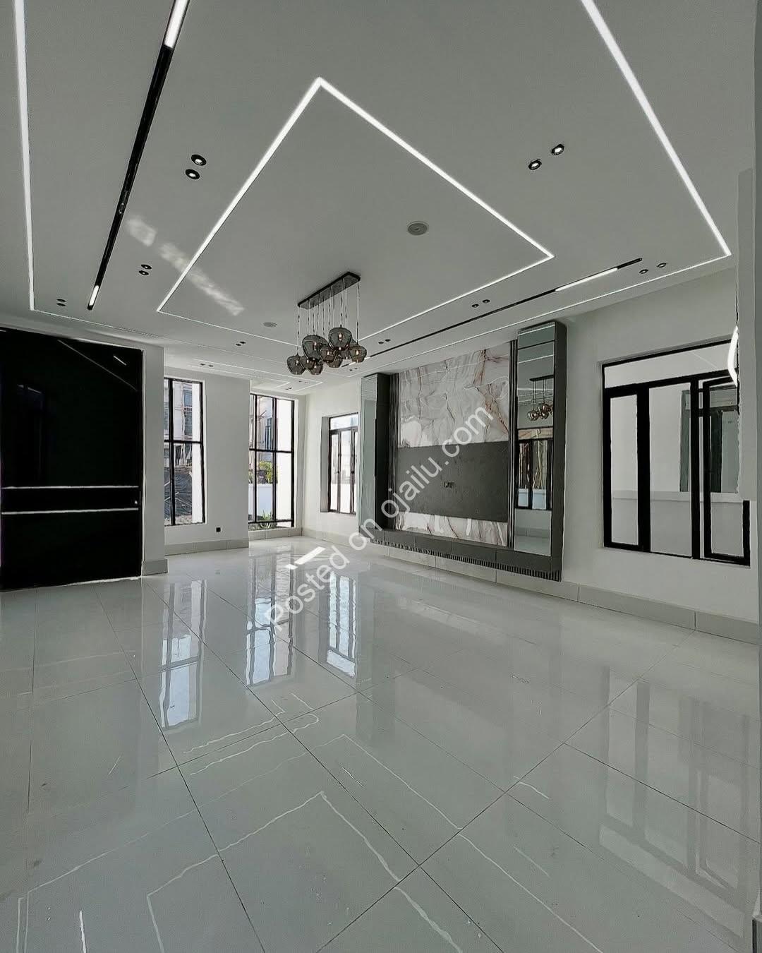 Own Your Dream: 5BR Haven with Pool & BQ