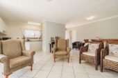 Family Haven: Spacious 2-Bed with Garden & Fireplace