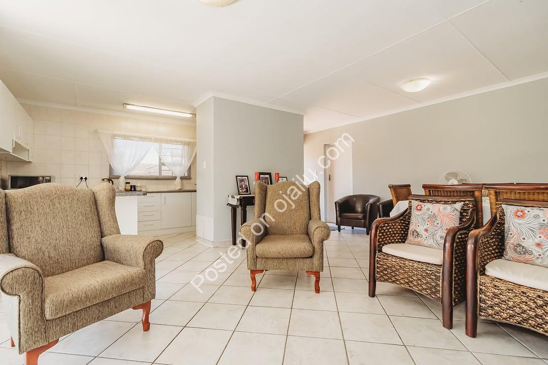 Family Haven: Spacious 2-Bed with Garden & Fireplace