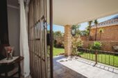 Family Haven: Spacious 2-Bed with Garden & Fireplace