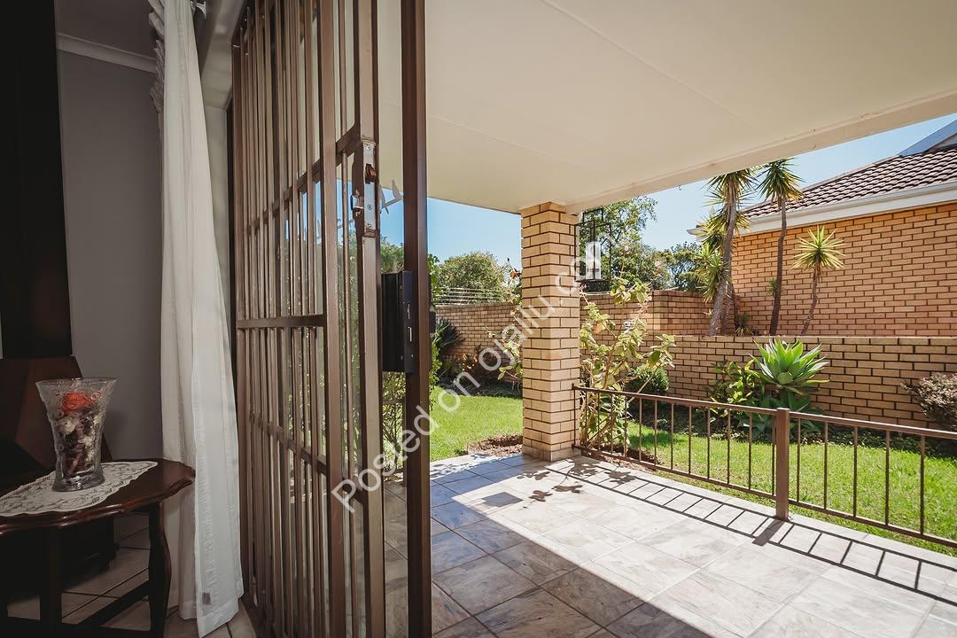 Family Haven: Spacious 2-Bed with Garden & Fireplace