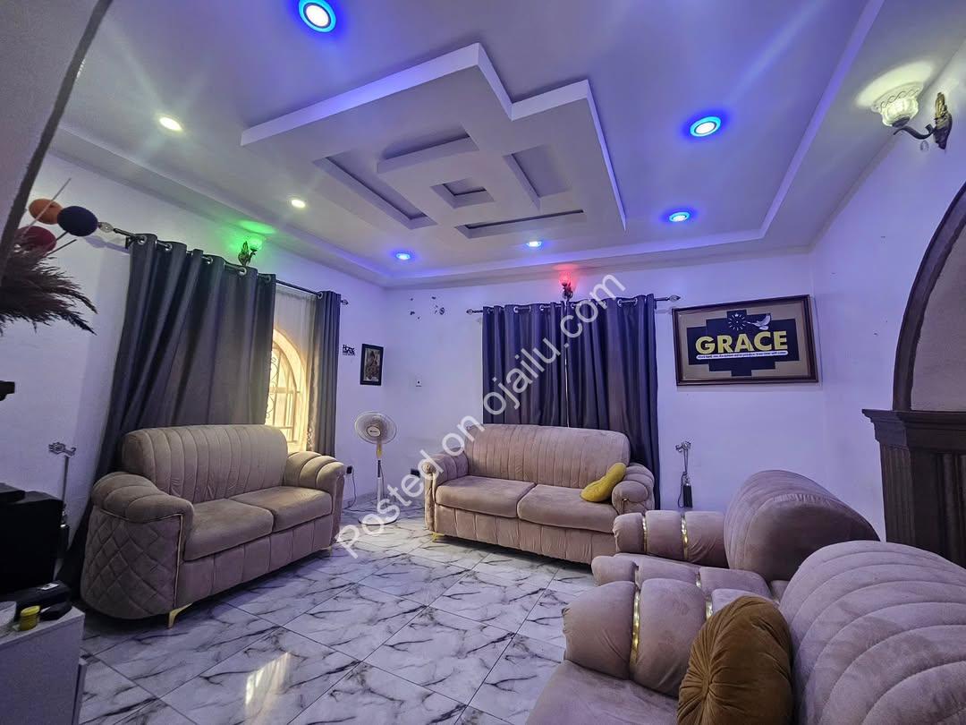 Spacious 4-Bedroom Family Haven with Mini-Flat in Idi-Ori