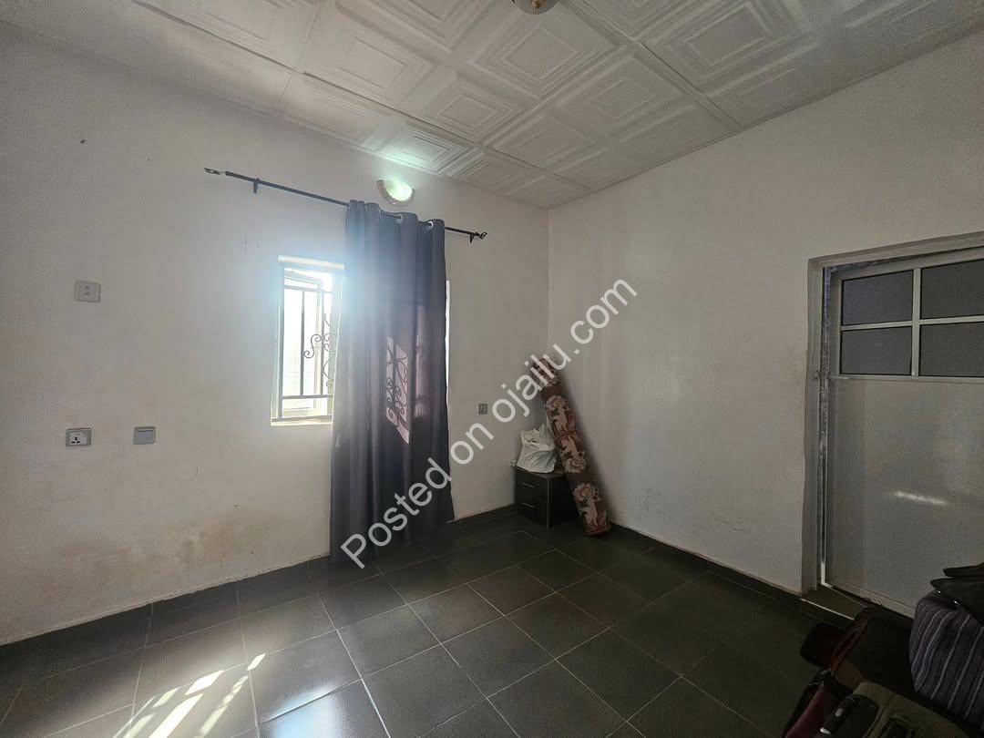 Spacious 4-Bedroom Family Haven with Mini-Flat in Idi-Ori