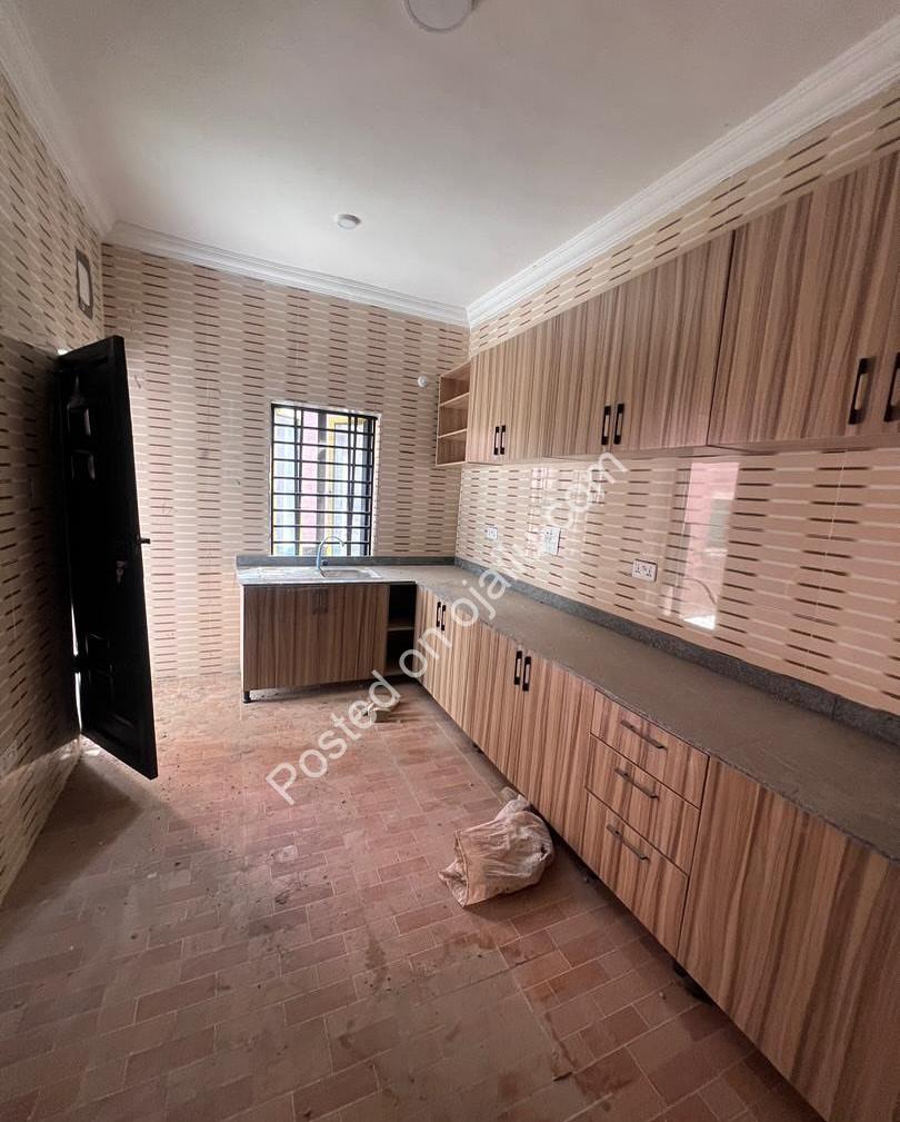 Lagos Luxury: 3-Bed En-Suite Haven in Ikate