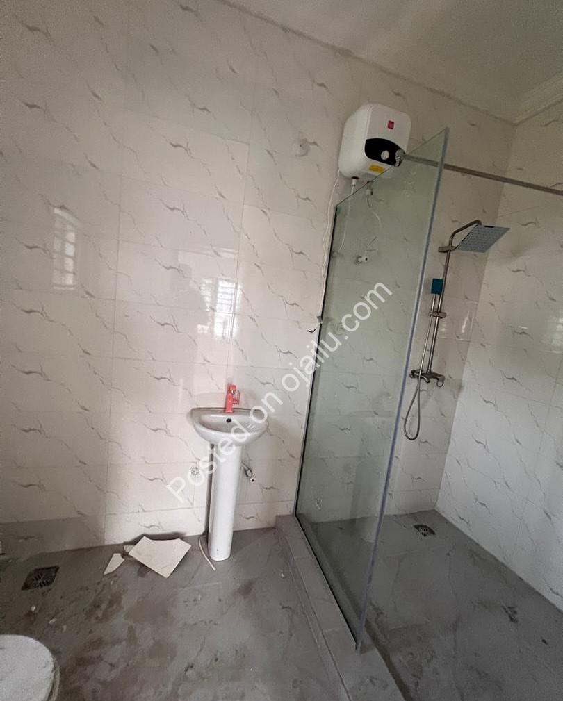 Lagos Luxury: 3-Bed En-Suite Haven in Ikate