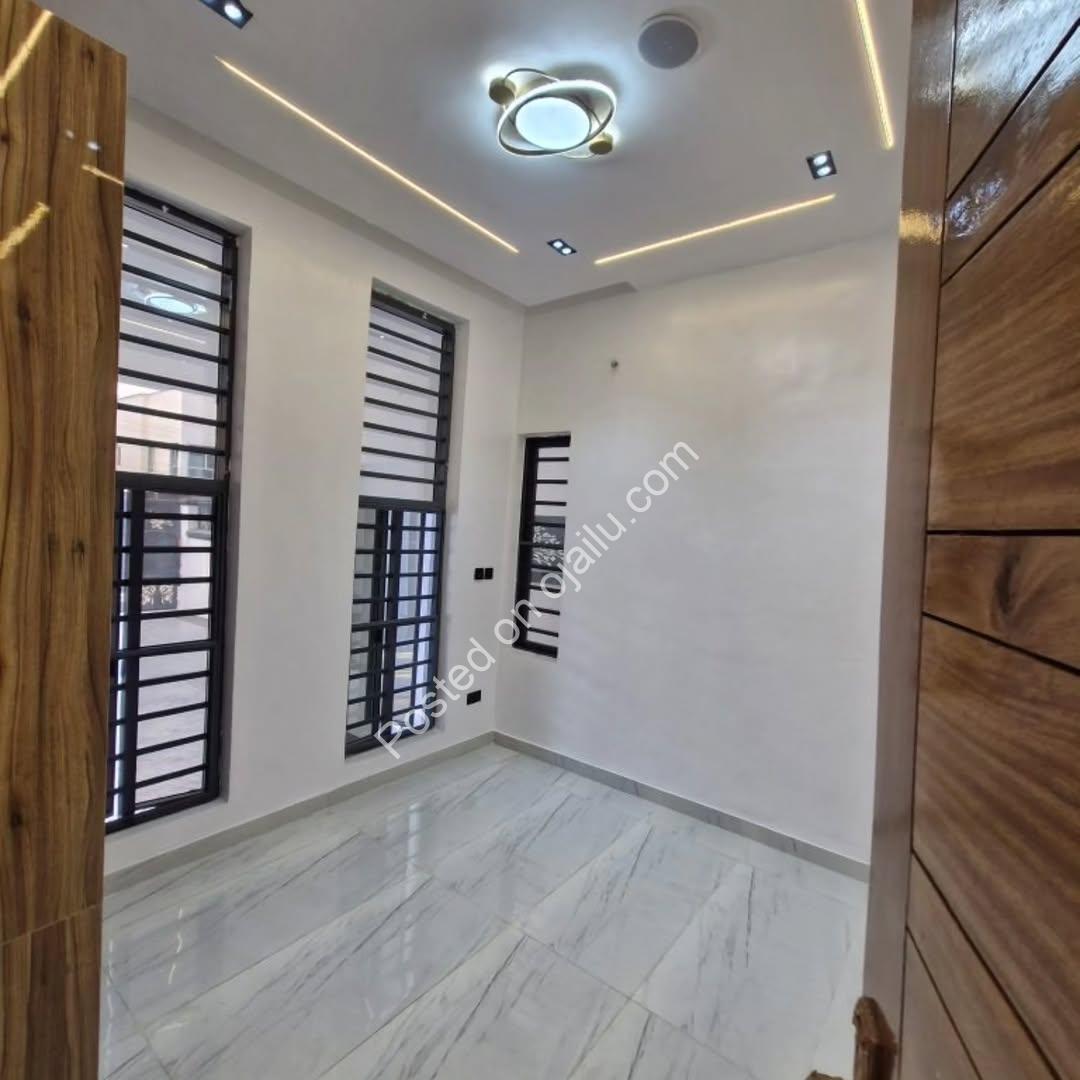 Agungi’s Finest: 4-Bedroom Semi-Detached Masterpiece