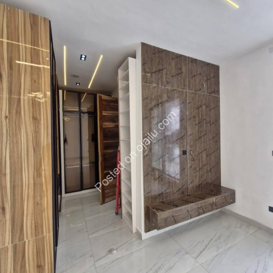 Agungi’s Finest: 4-Bedroom Semi-Detached Masterpiece
