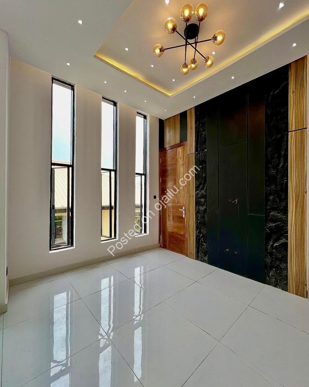 Exclusive 5-Bed Haven with Pool in Lekki County