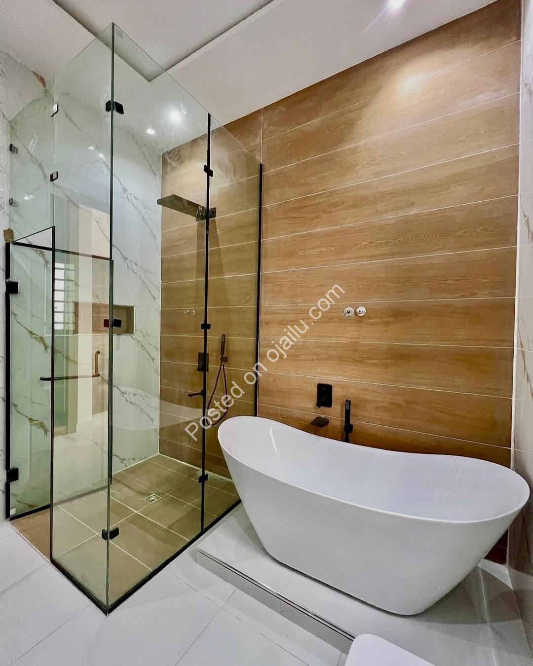 Exclusive 5-Bed Haven with Pool in Lekki County