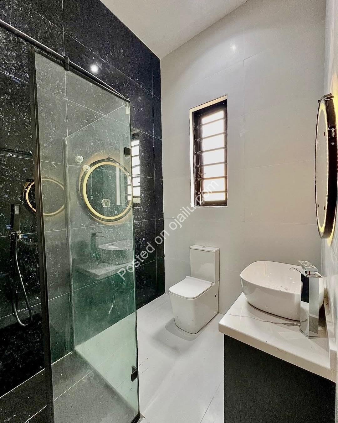 Exclusive 5-Bed Haven with Pool in Lekki County