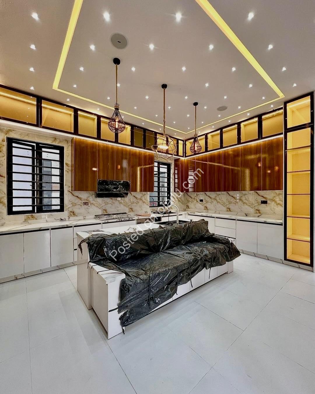 Exclusive 5-Bed Haven with Pool in Lekki County