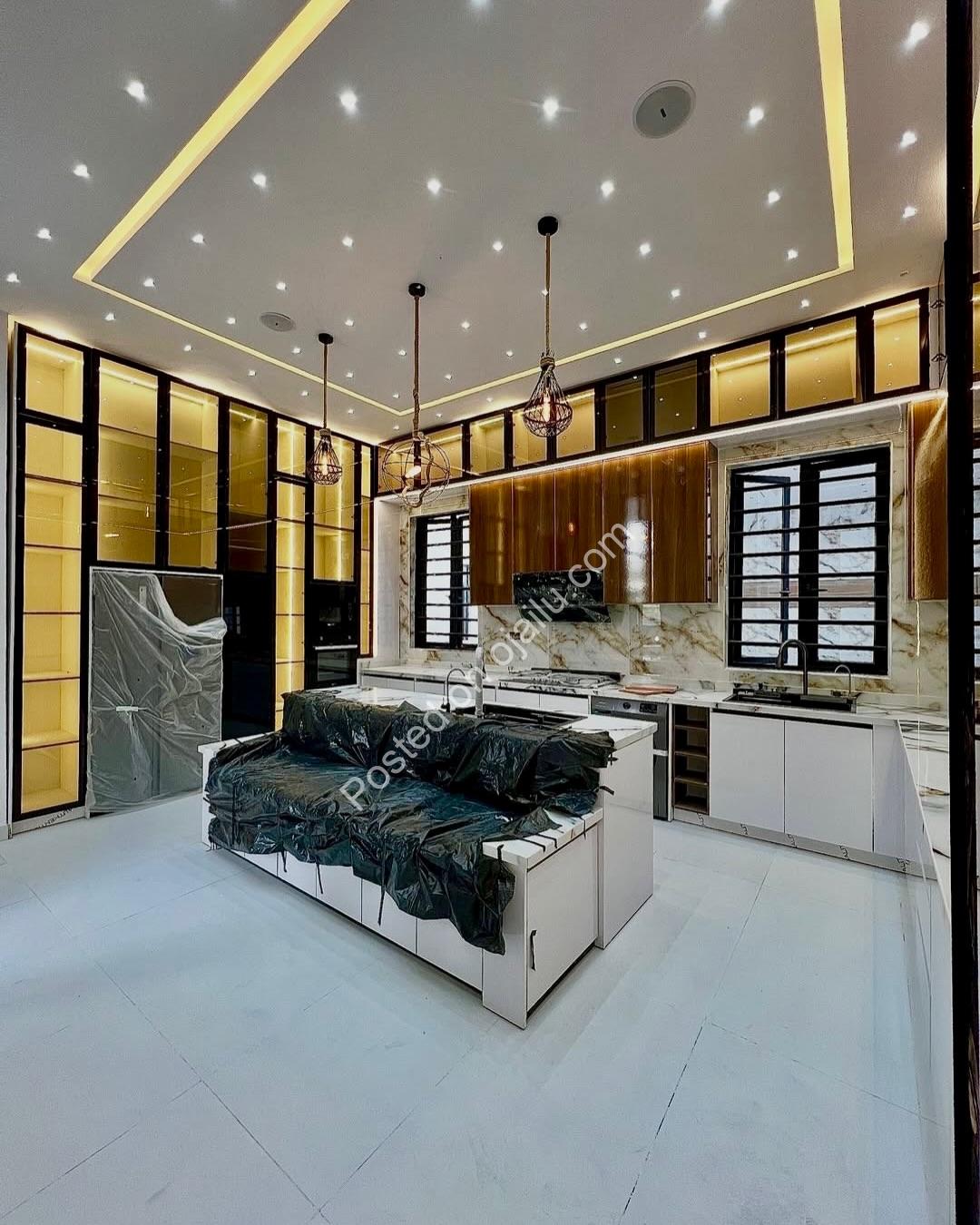 Exclusive 5-Bed Haven with Pool in Lekki County