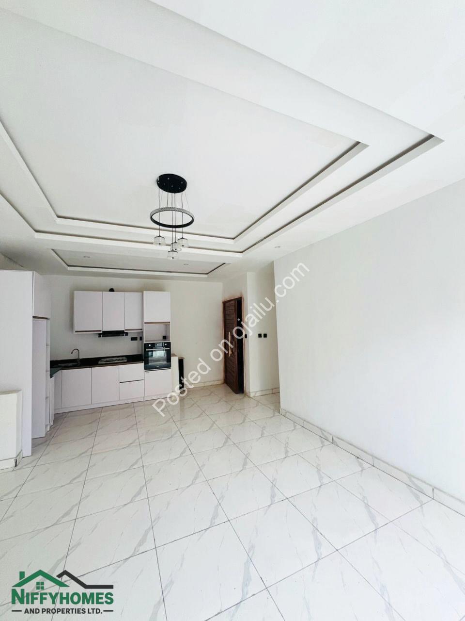 Sleek 2-Bed with Resort-Style Pool & Gym in Ikate