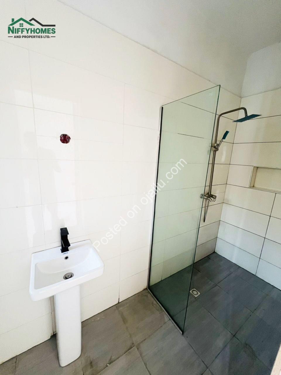 Sleek 2-Bed with Resort-Style Pool & Gym in Ikate